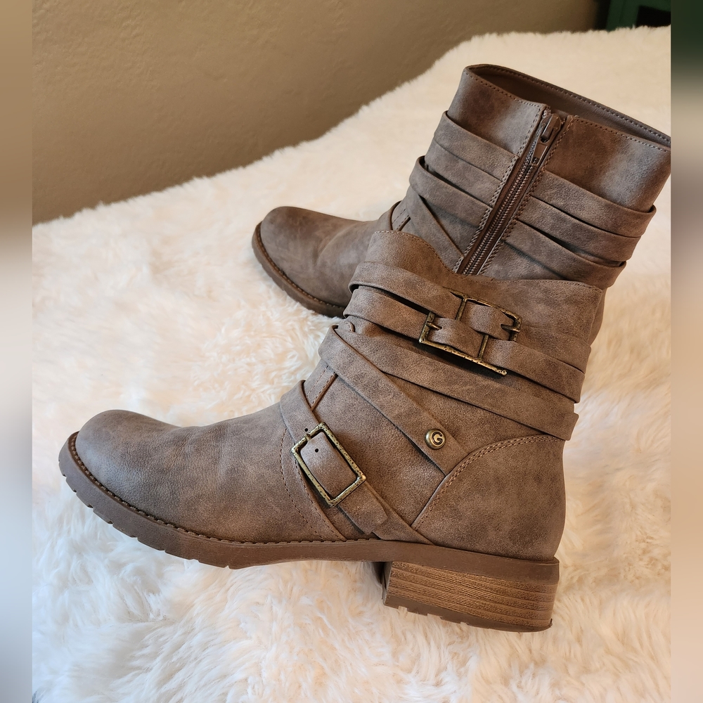 Guess boots